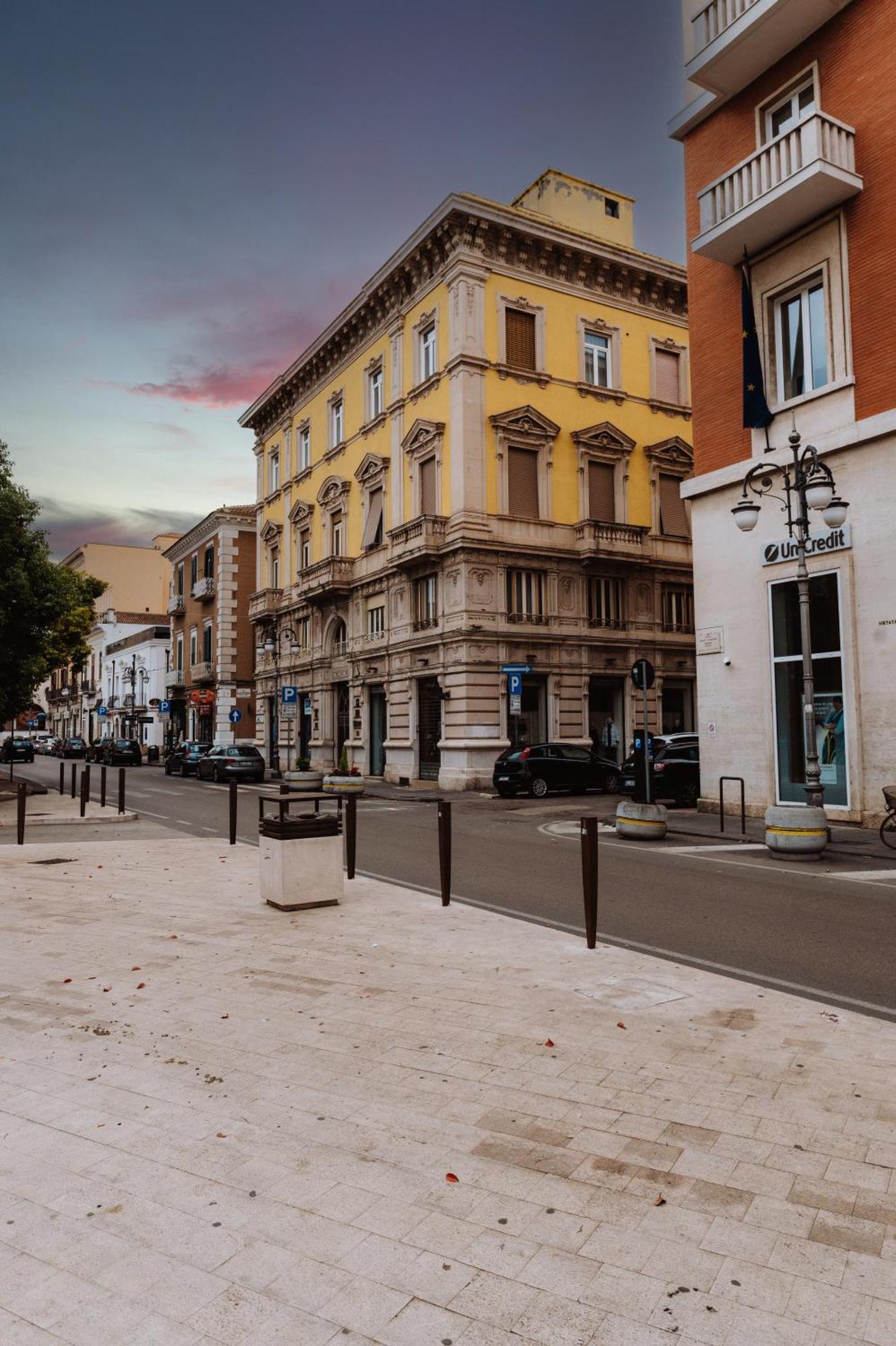 Momento Soggiorno Di Charme Foggia Bagian luar foto